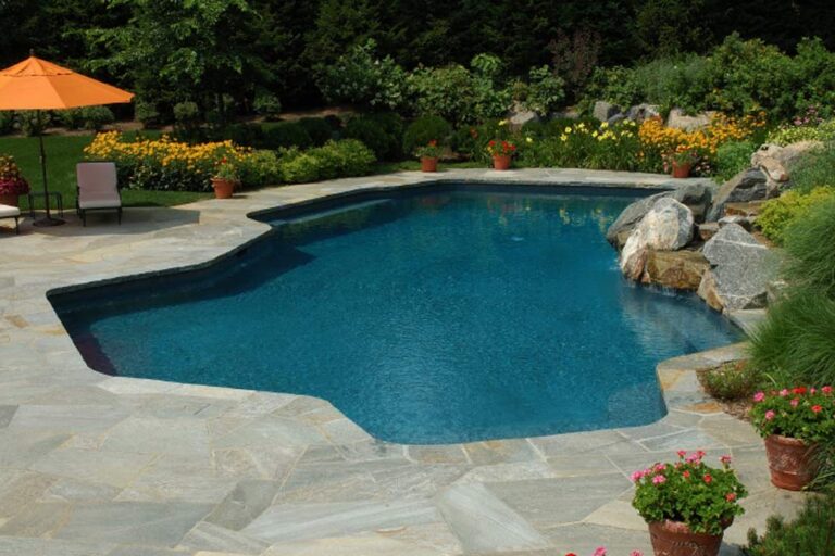 Backyard Ideas for Paradise Pools