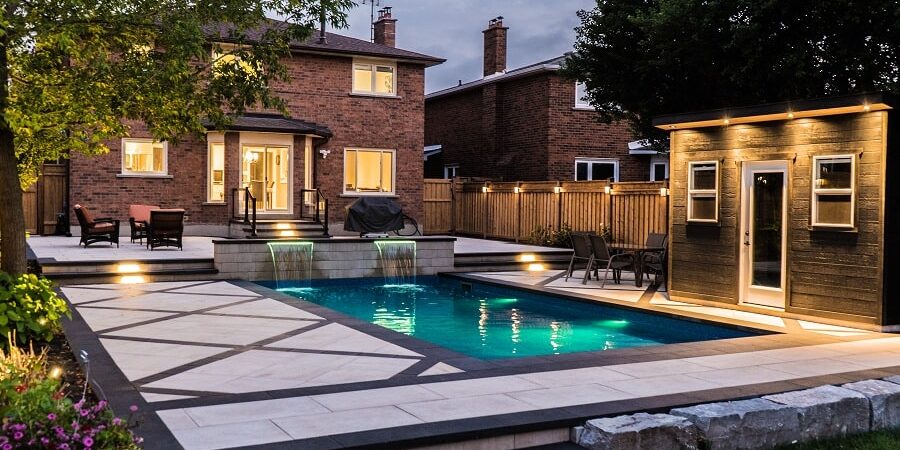 Top 10 Summer Flowers for Backyard Landscaping in Toronto