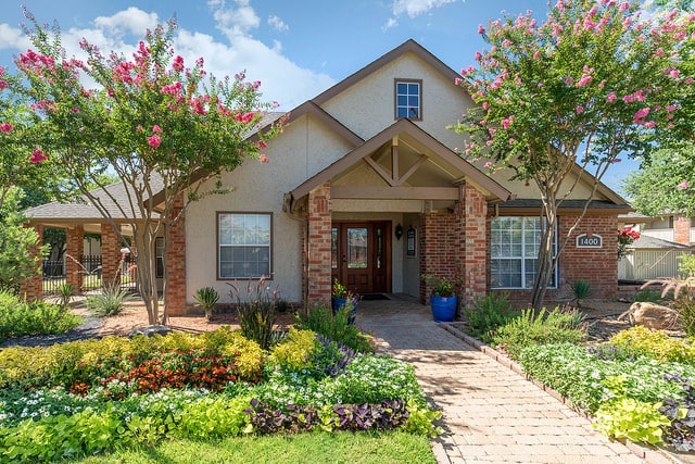 4 Ways to Innovate Your Front Yard Design 4 Ways to Innovate Your Front Yard Design