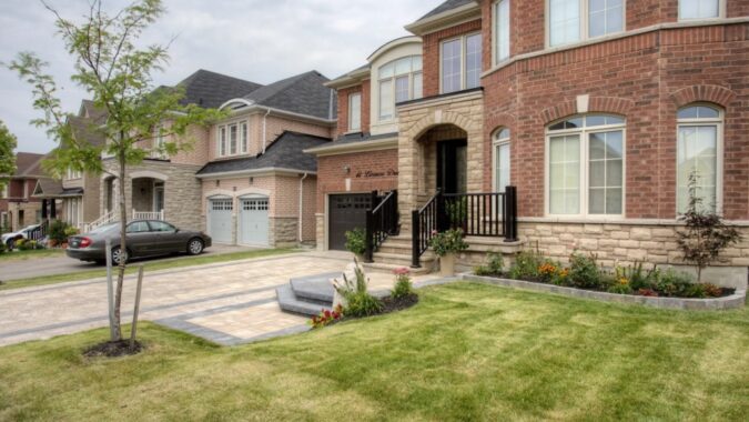 Front Yard Landscaping Tips and Designs for Small Yards