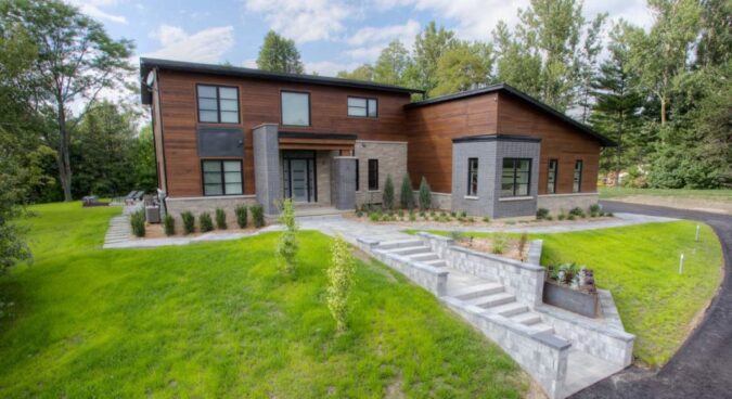 Front Yard Landscaping Ideas & Tips for Hilly