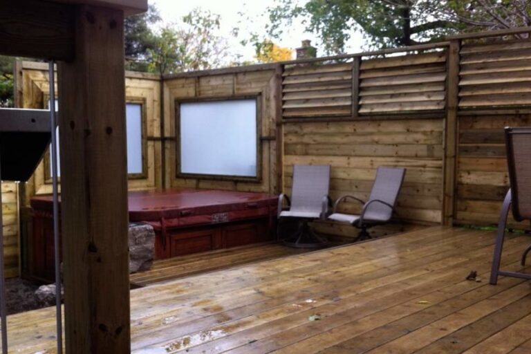 Top Deck Designs for Small Backyards