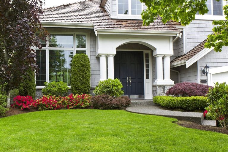 8 Ways To Create Your Own Private Backyard