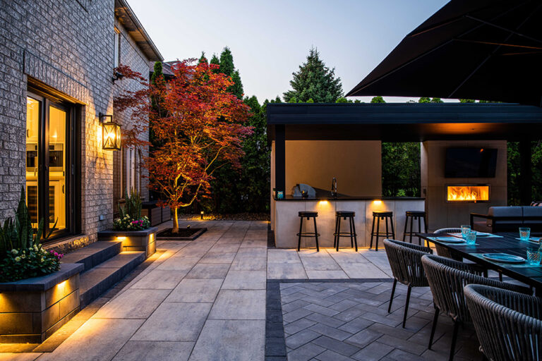 Using Lighting to Enhance Your Front Yard Landscaping