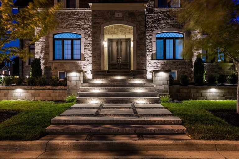 Your Guide to Invest Wisely in Landscape Lighting