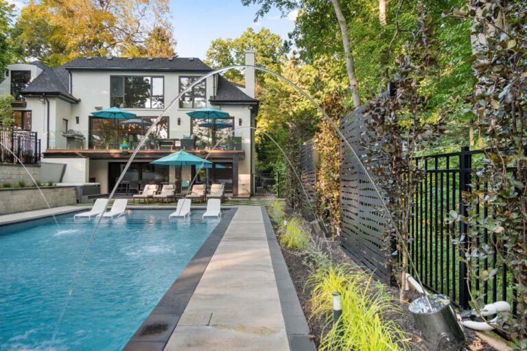 The Benefits of Adding Water Features to Your Front Yard Design