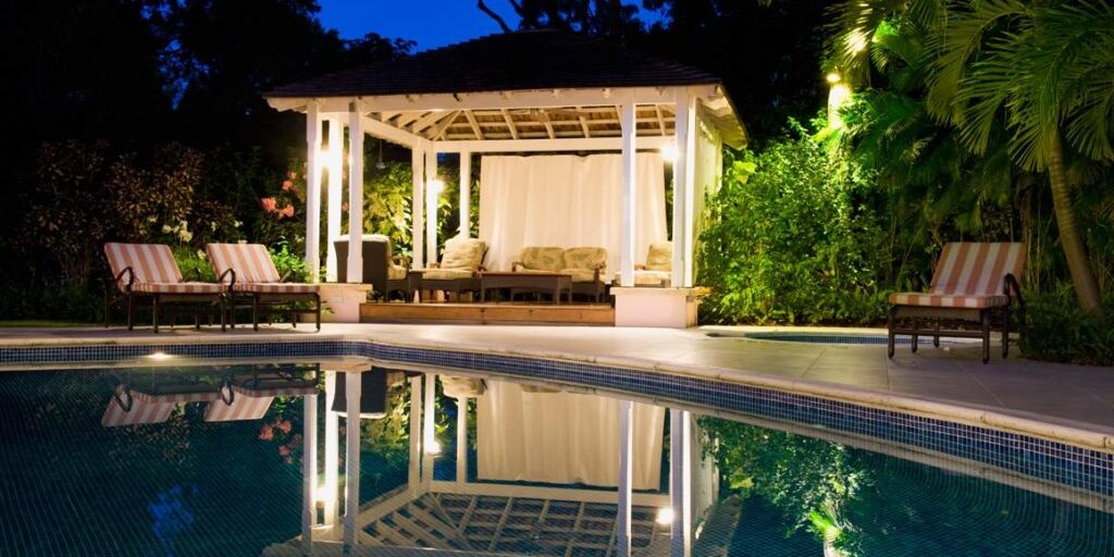 How to Enhance Curb Appeal with Outdoor Landscape Lighting