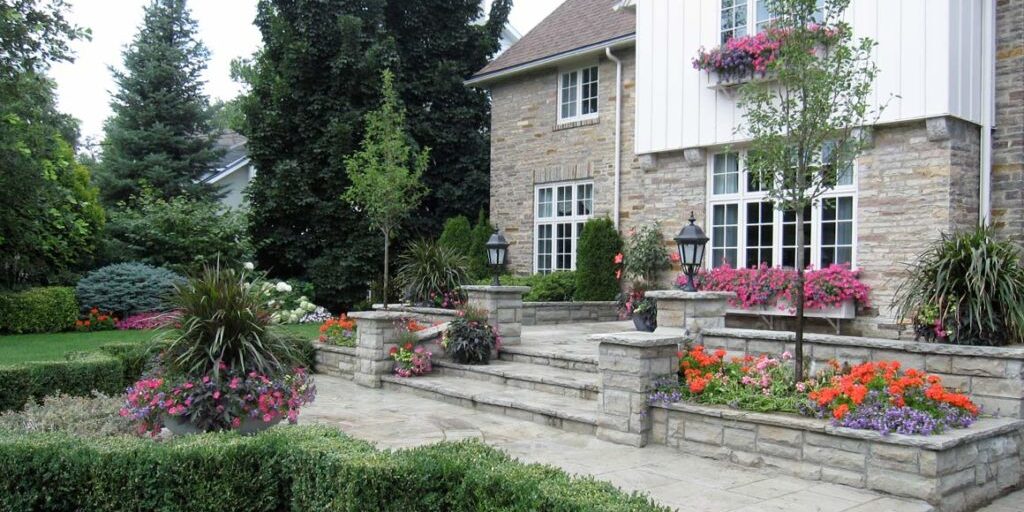 18 Attractive Front Yard Landscaping Ideas for Your Home 18 Attractive Front Yard Landscaping Ideas for Your Home