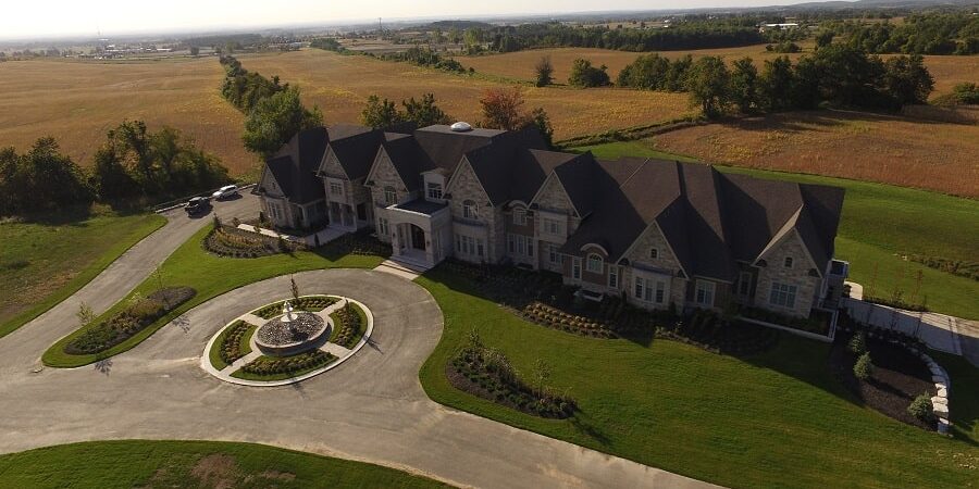 How to Integrate Art and Sculpture in Your Front Yard Landscaping Design How to Integrate Art and Sculpture in Your Front Yard Landscaping Design